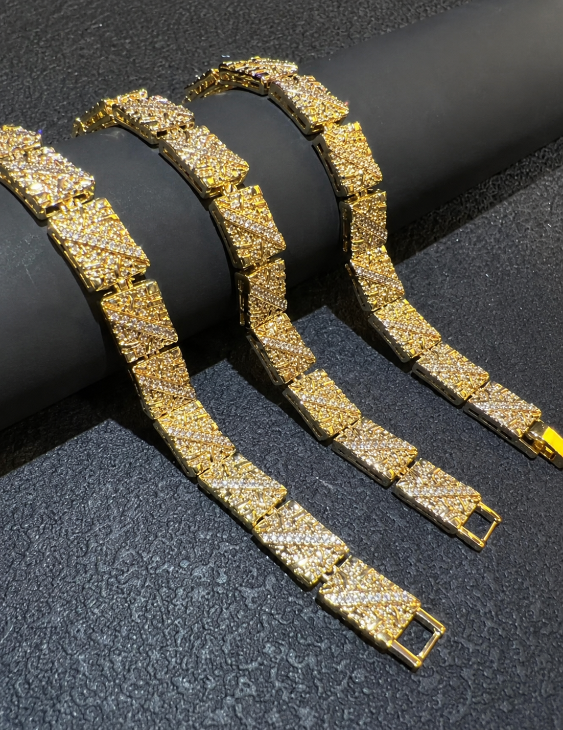 Crosscut diamond gold bracelet