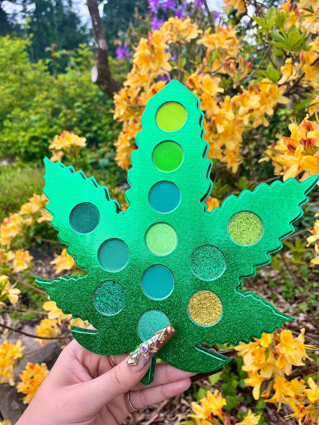 Green House Leaf Magnetic Mirror Eyeshadow Pallete